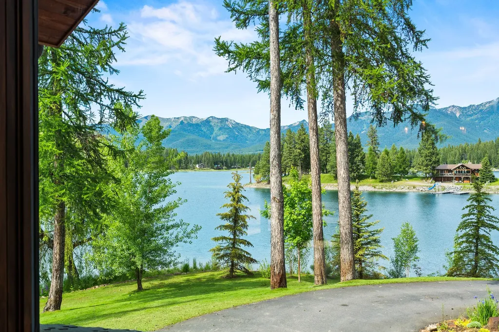 569 E Village Drive Bigfork MT 59911