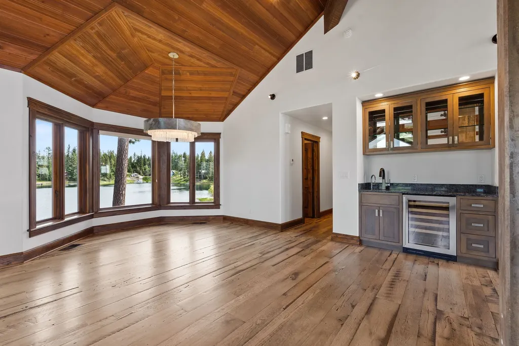 569 E Village Drive Bigfork MT 59911
