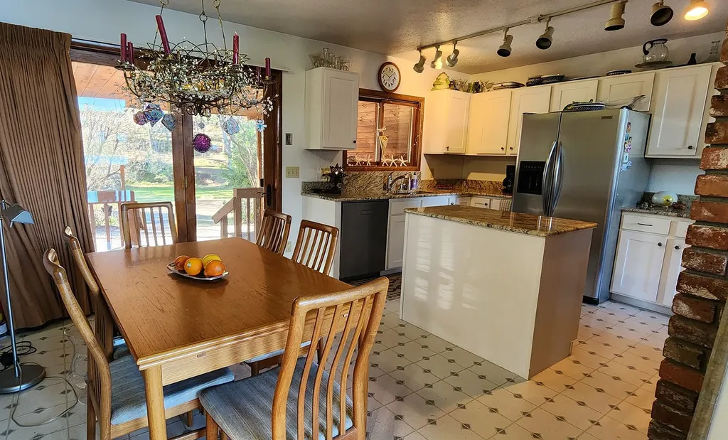 564 W Village Drive Bigfork MT 59911