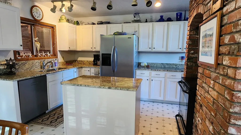 564 W Village Drive Bigfork MT 59911