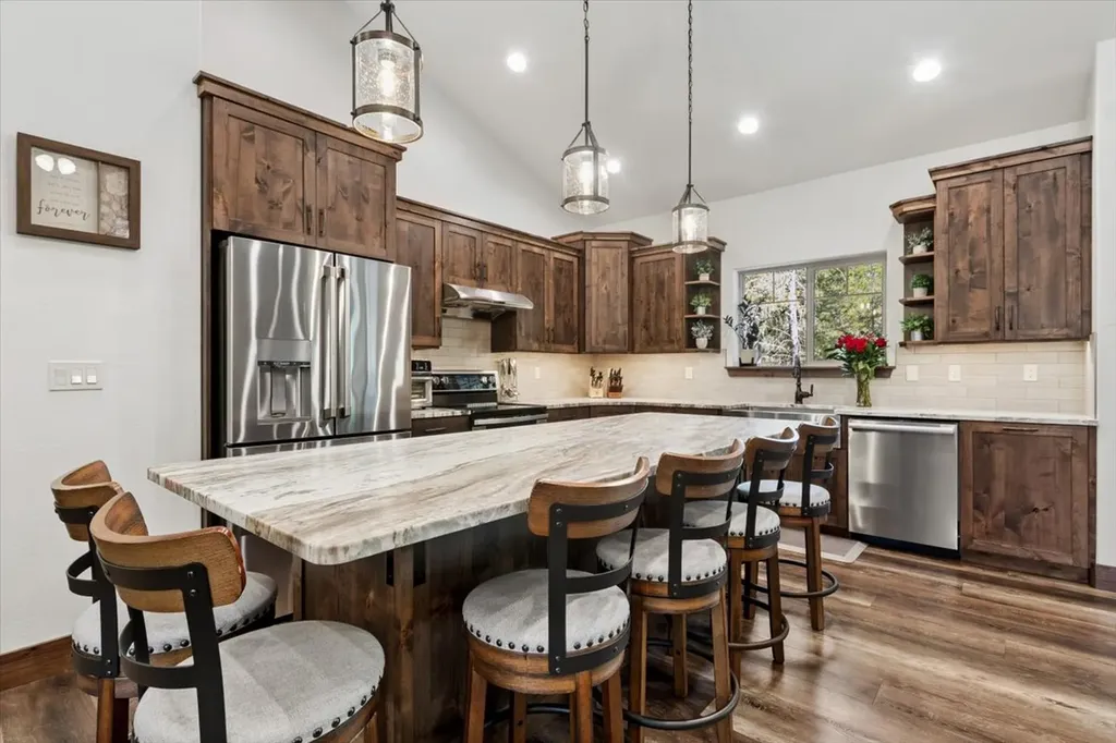 9343 Us Hwy 2 W Marion MT 59925