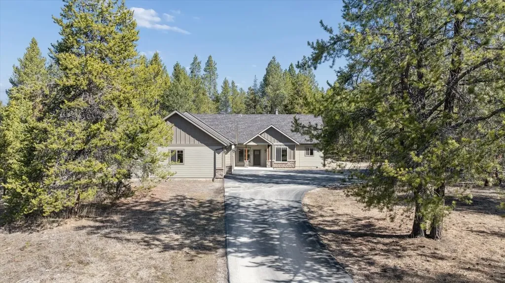 9343 Us Hwy 2 W Marion MT 59925