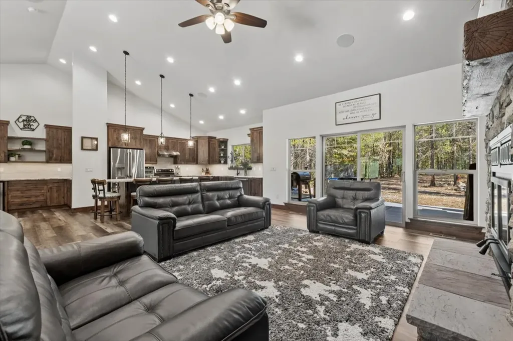 9343 Us Hwy 2 W Marion MT 59925