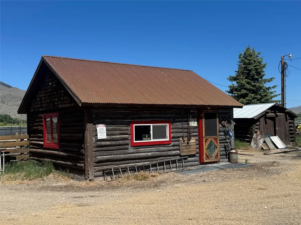 263 W Bovine Way Melrose MT 59743