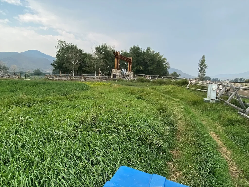 263 W Bovine Way Melrose MT 59743