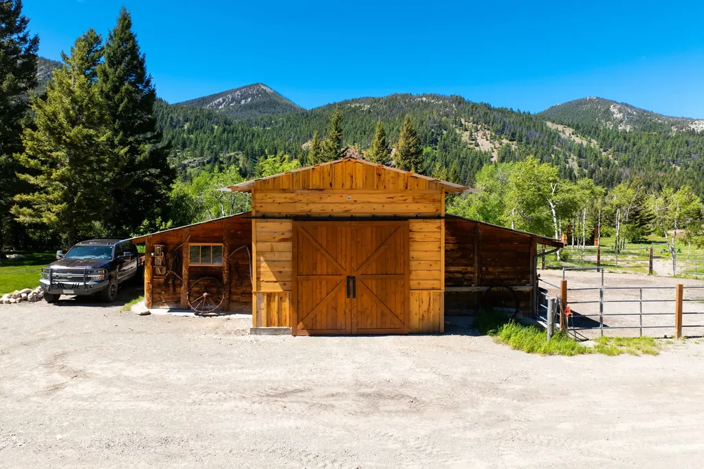 4509 Dearborn Canyon Road Augusta MT 59410