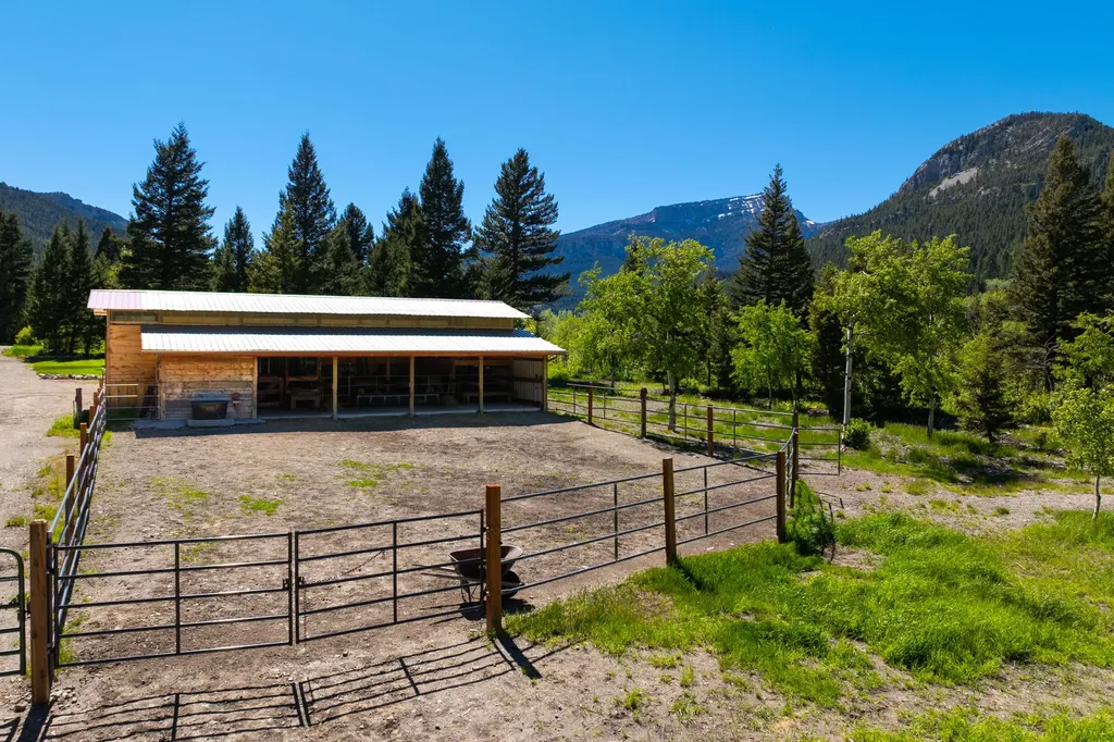 4509 Dearborn Canyon Road Augusta MT 59410
