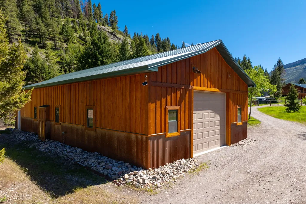 4509 Dearborn Canyon Road Augusta MT 59410