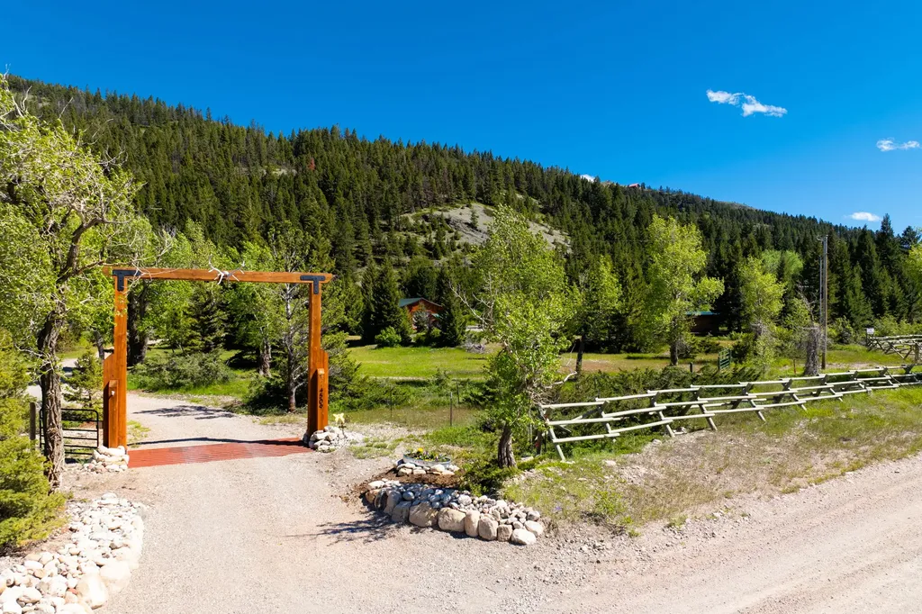 4509 Dearborn Canyon Road Augusta MT 59410