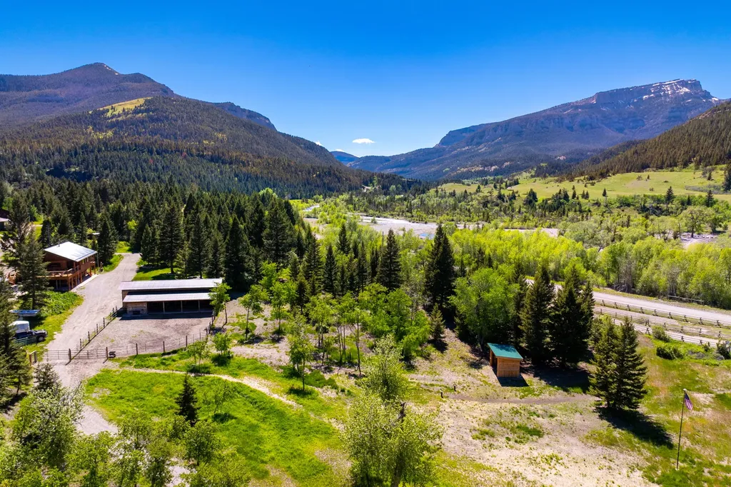 4509 Dearborn Canyon Road Augusta MT 59410