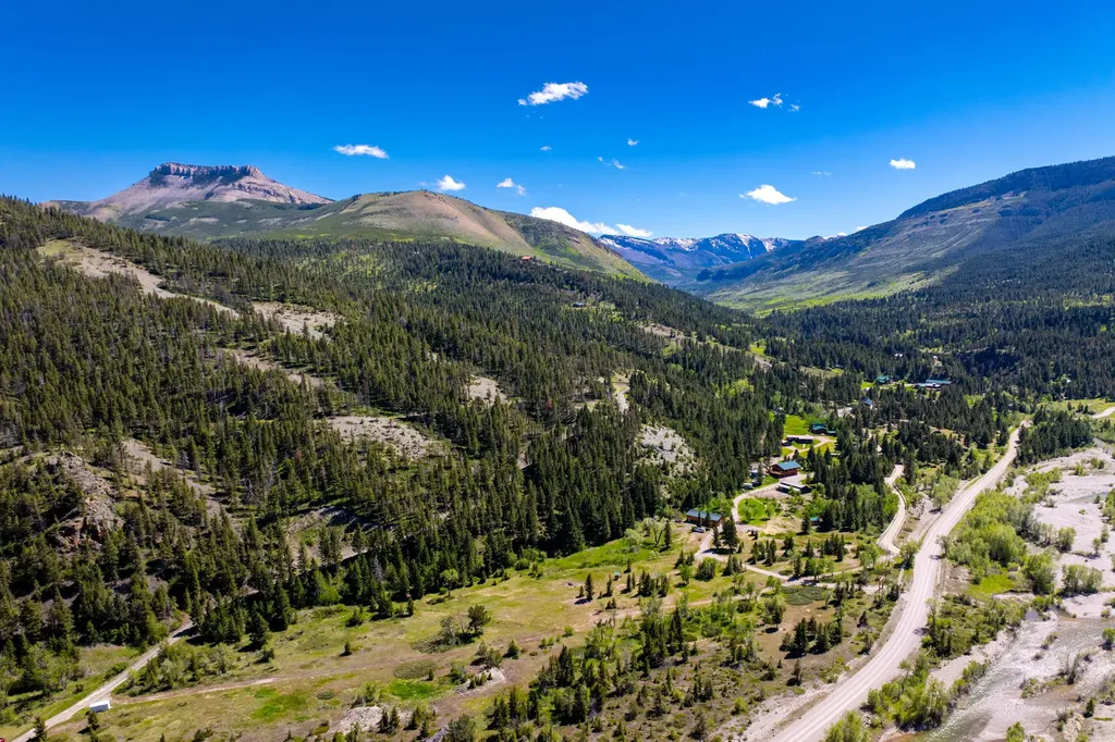 4509 Dearborn Canyon Road Augusta MT 59410