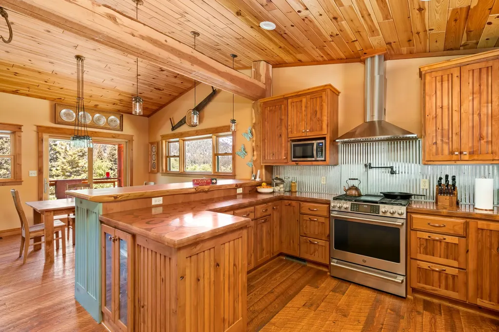 4509 Dearborn Canyon Road Augusta MT 59410