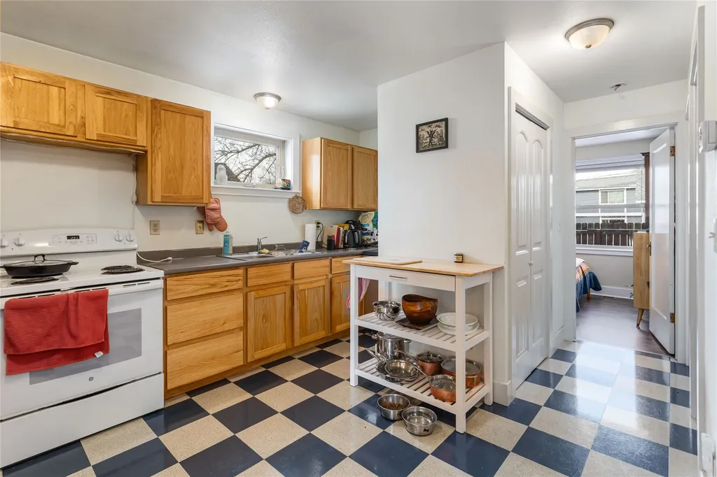 938 Rollins Street Missoula MT 59801