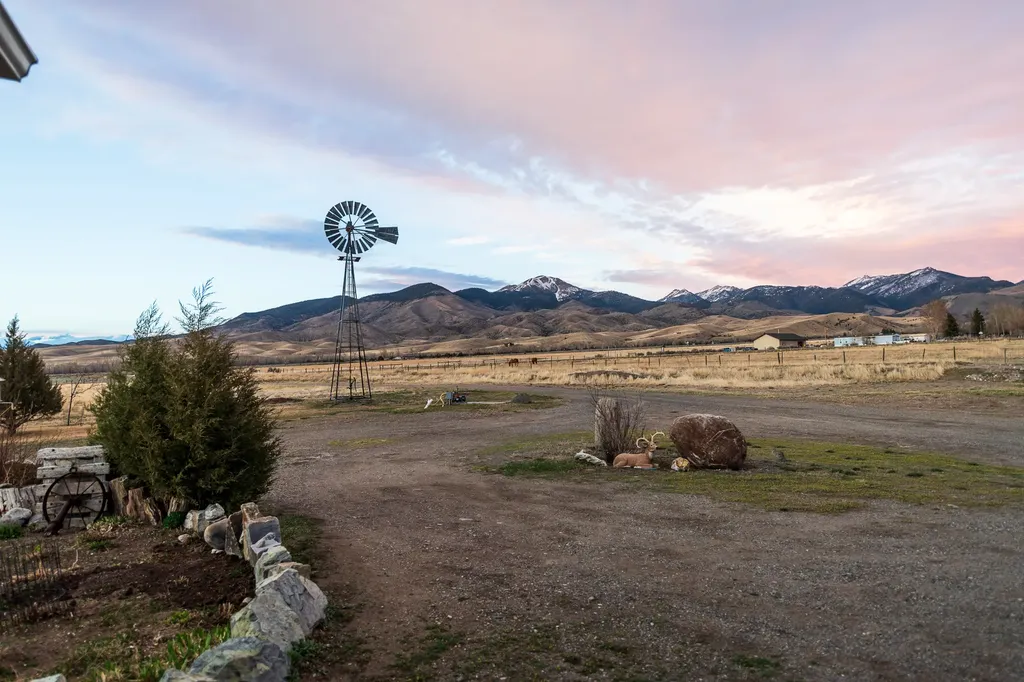 46 Tuke Lane Sheridan MT 59749