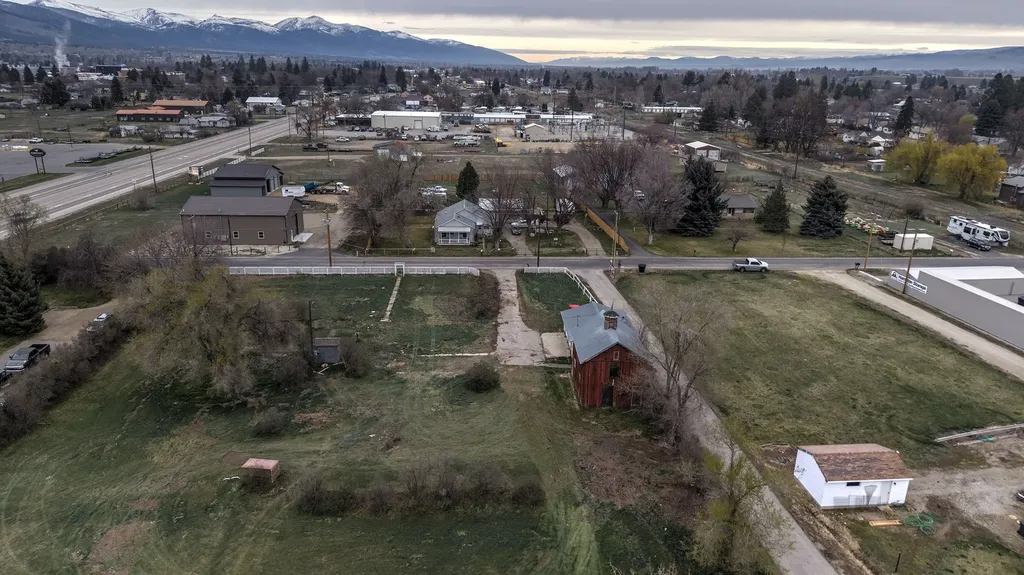 105 Lewis Lane Hamilton MT 59840
