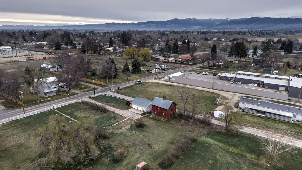 105 Lewis Lane Hamilton MT 59840