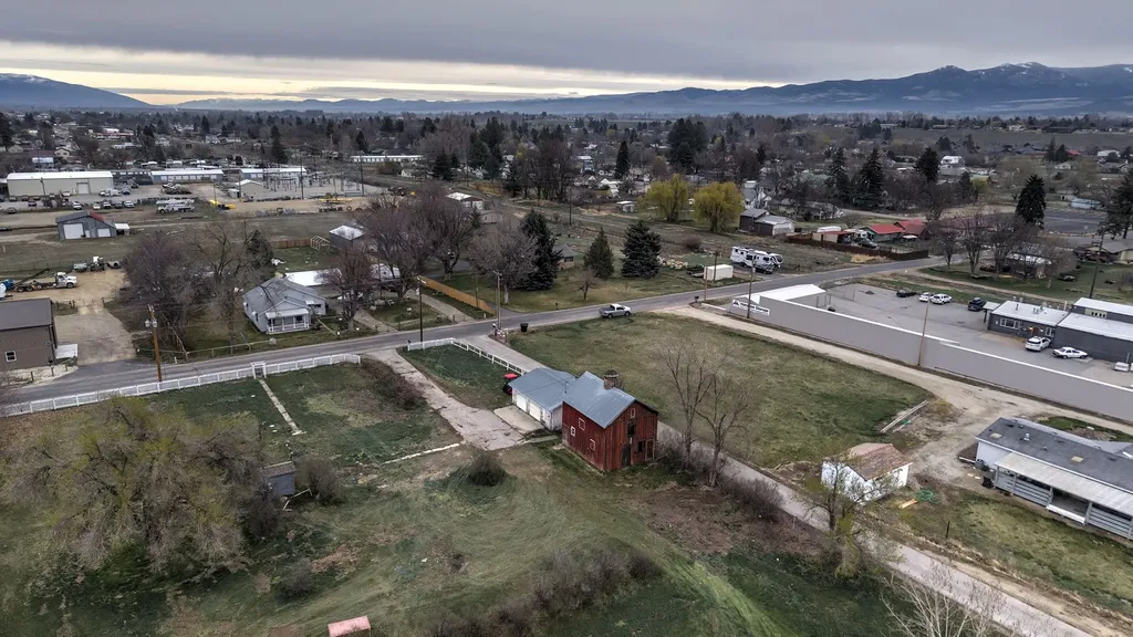 105 Lewis Lane Hamilton MT 59840