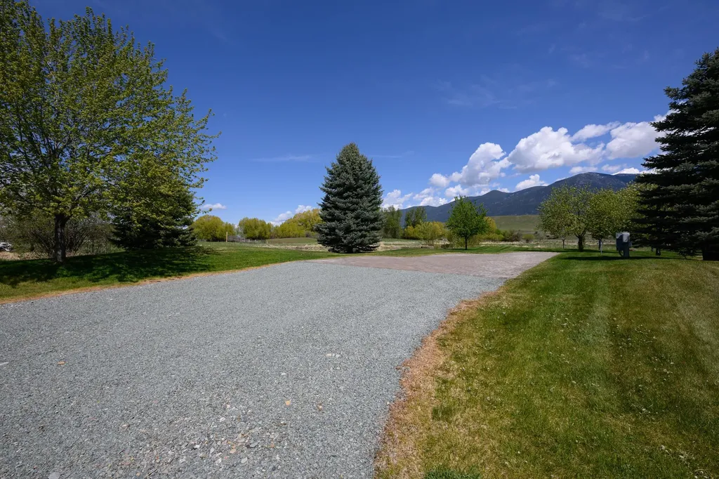 446 Kingfisher Loop Eureka MT 59917