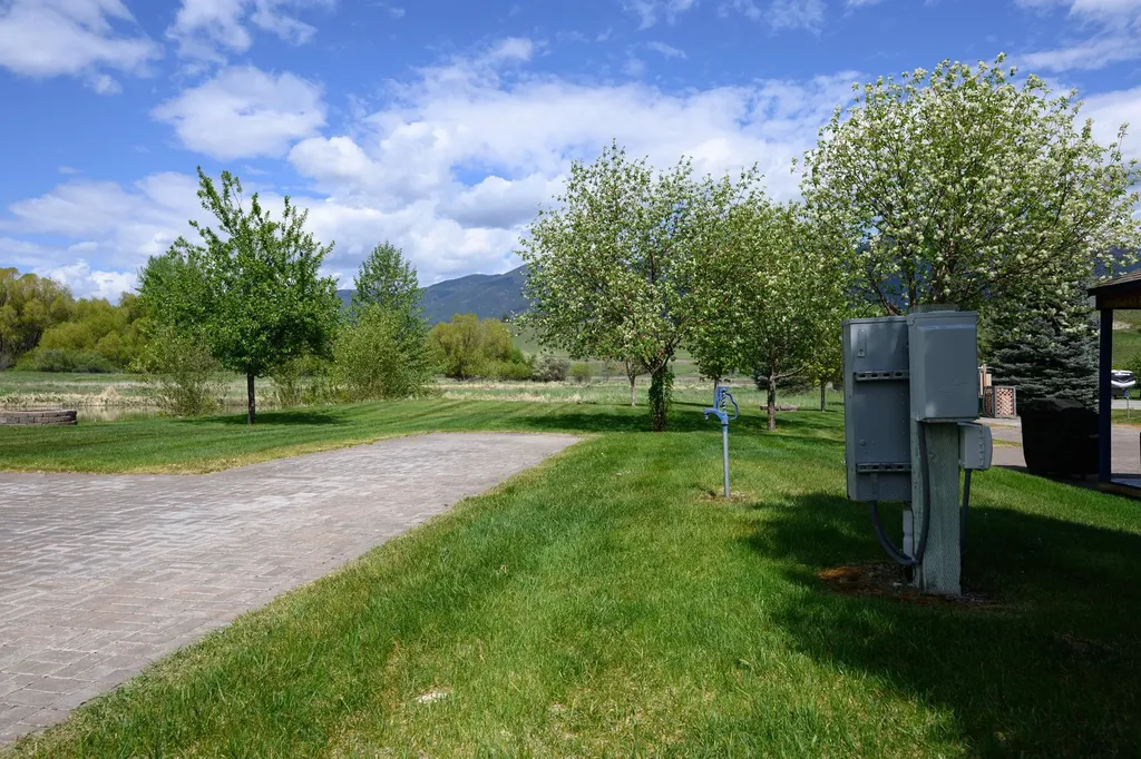 446 Kingfisher Loop Eureka MT 59917