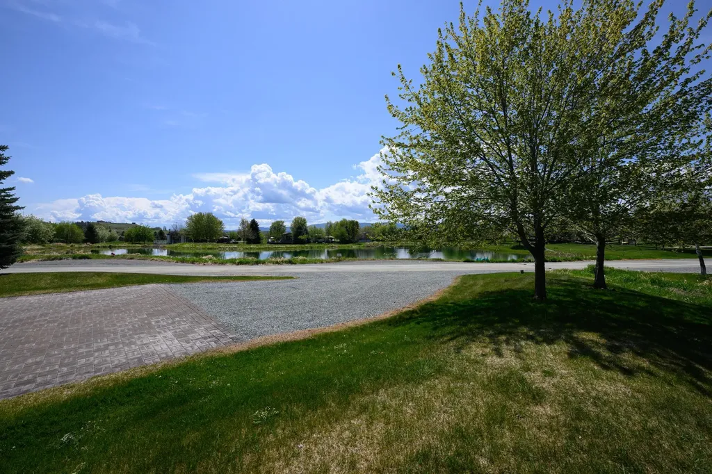 446 Kingfisher Loop Eureka MT 59917