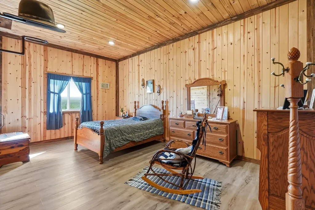 56257 Hillside Road St Ignatius MT 59865