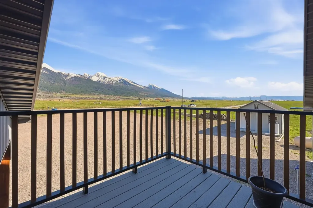 56257 Hillside Road St Ignatius MT 59865