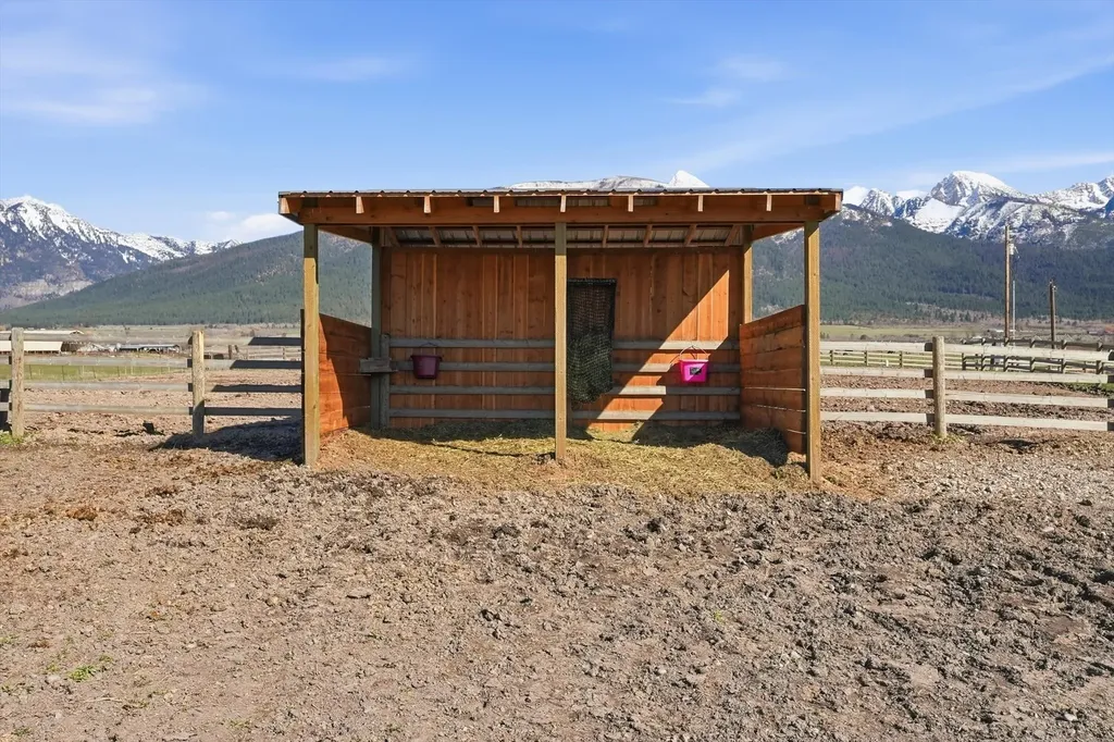 56257 Hillside Road St Ignatius MT 59865