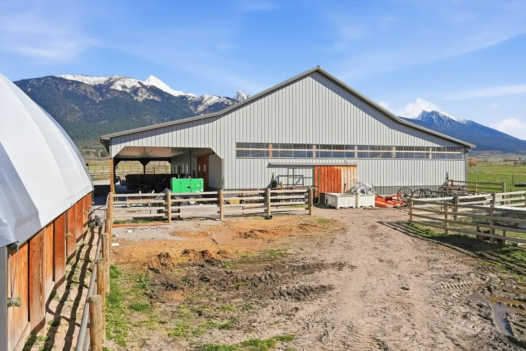 56257 Hillside Road St Ignatius MT 59865