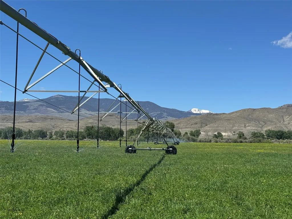 263 W Bovine Way Melrose MT 59743