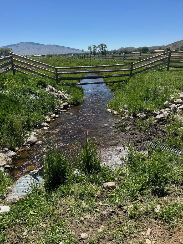 263 W Bovine Way Melrose MT 59743