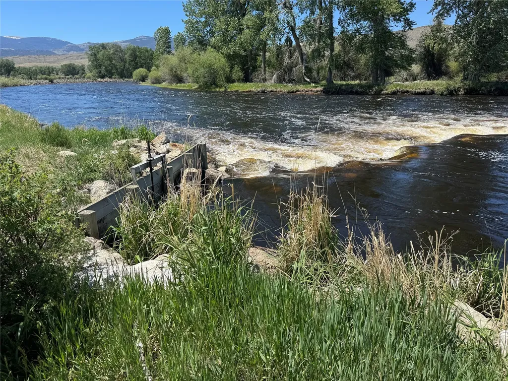 263 W Bovine Way Melrose MT 59743