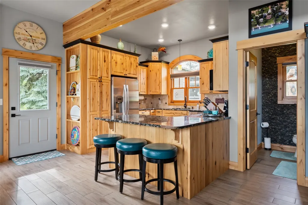 46024 Meadowlark Lane Big Arm MT 59910