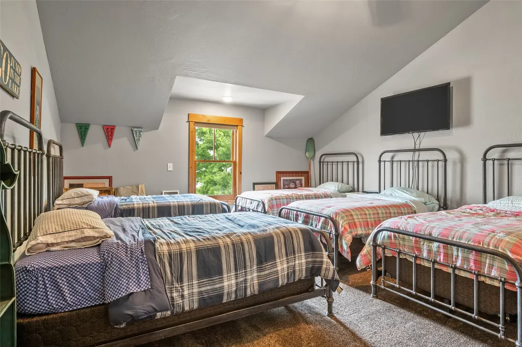 46024 Meadowlark Lane Big Arm MT 59910