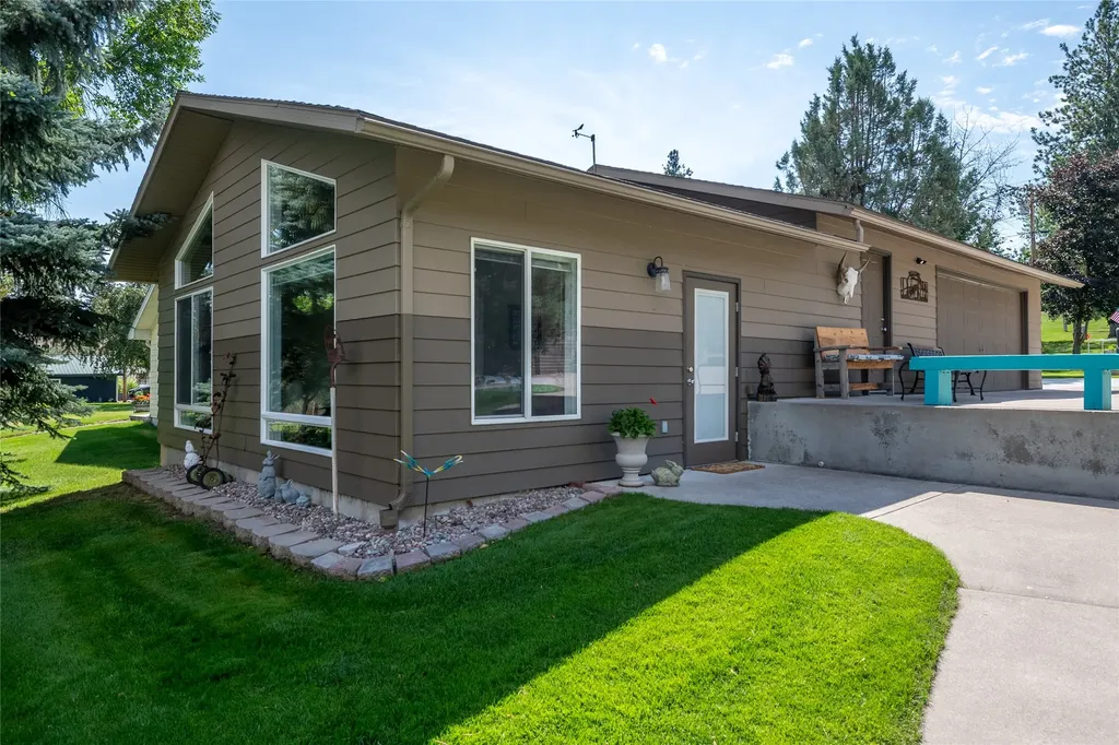 46024 Meadowlark Lane Big Arm MT 59910