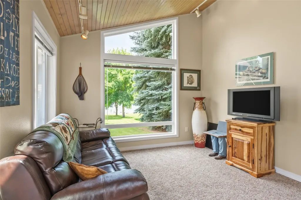 46024 Meadowlark Lane Big Arm MT 59910