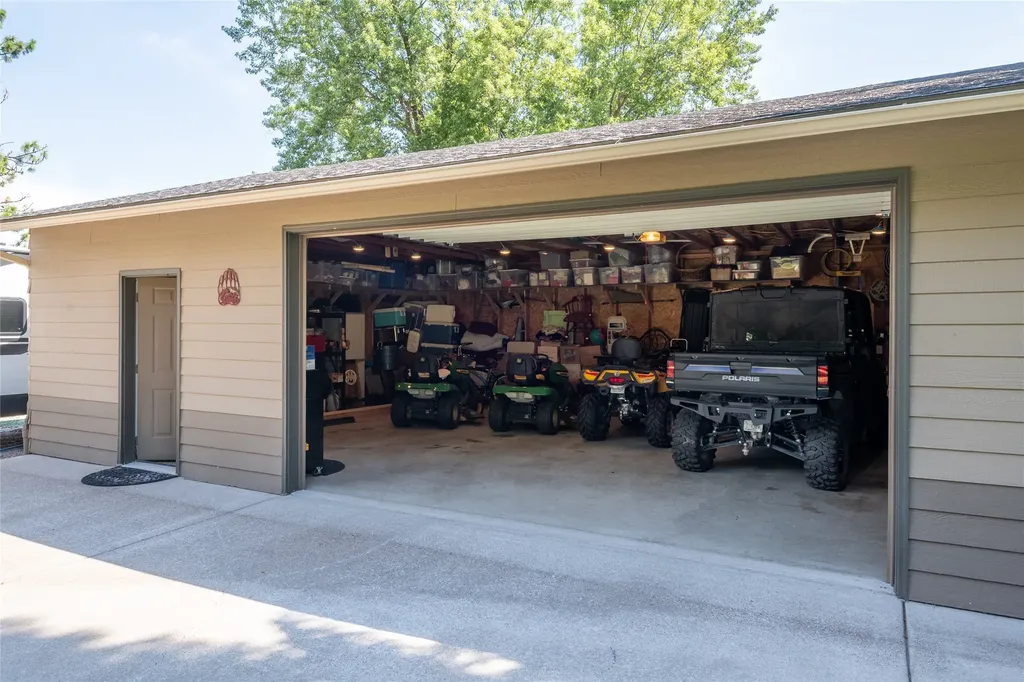 46024 Meadowlark Lane Big Arm MT 59910