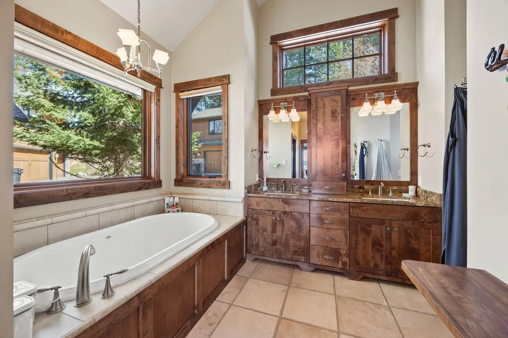 34471 Staves Lane Polson MT 59860