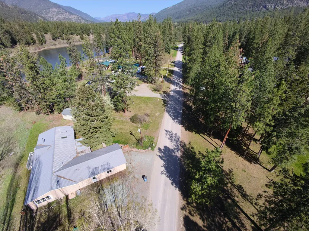 1595 River Bend Road Superior MT 59872