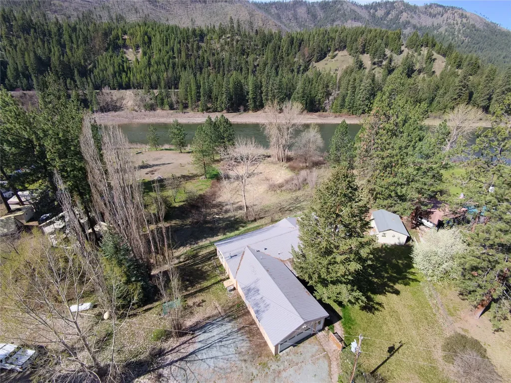 1595 River Bend Road Superior MT 59872