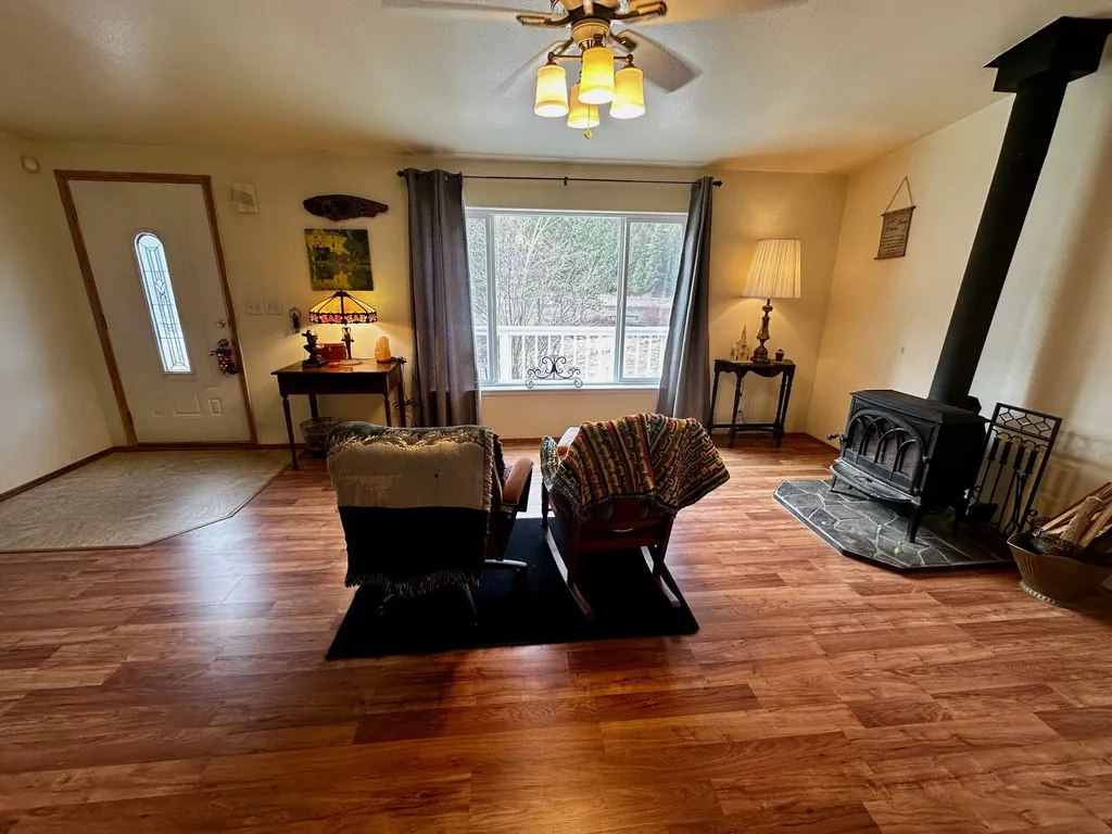 1595 River Bend Road Superior MT 59872