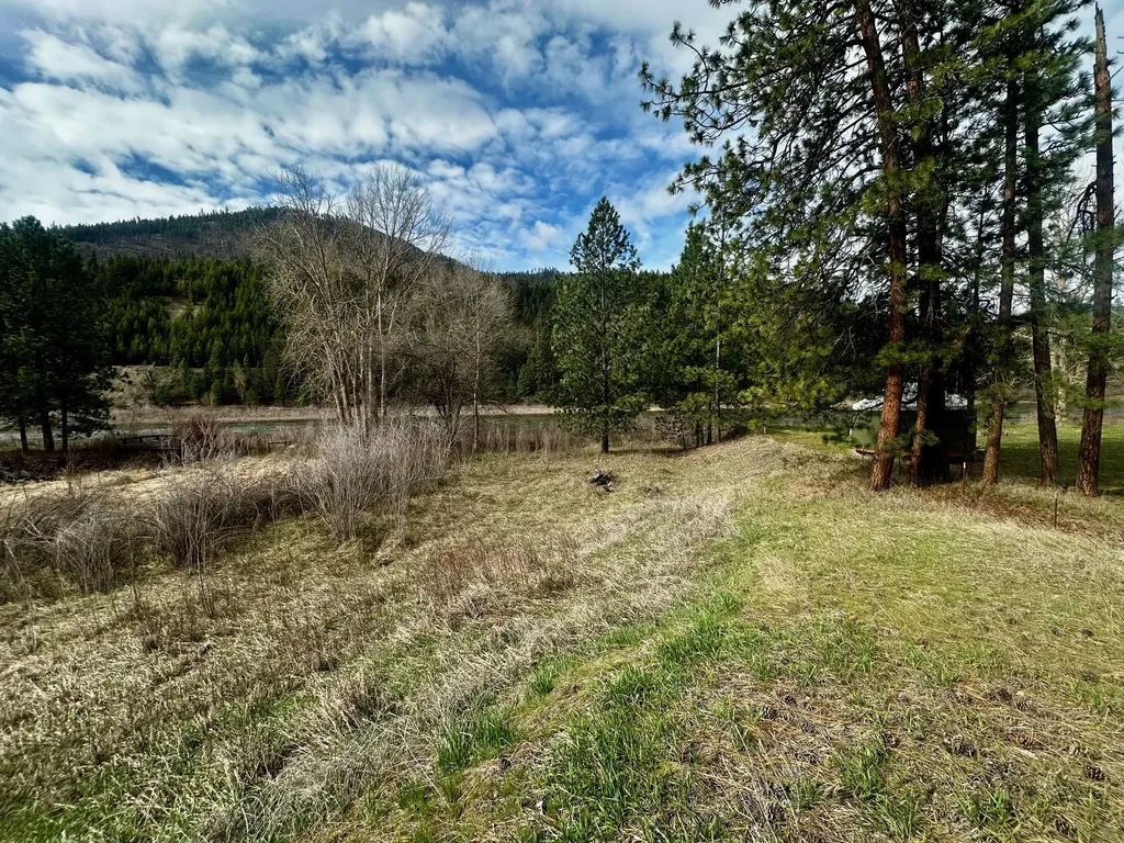 1595 River Bend Road Superior MT 59872