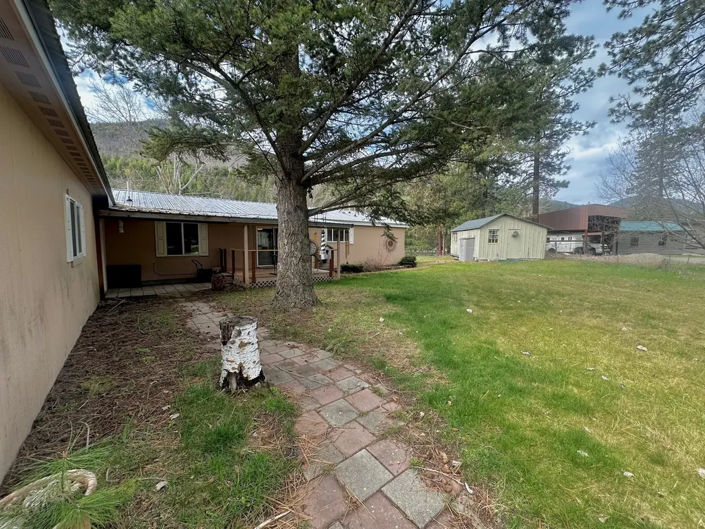 1595 River Bend Road Superior MT 59872
