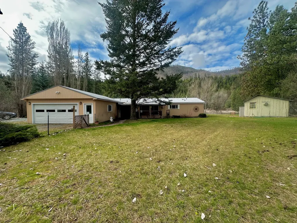 1595 River Bend Road Superior MT 59872