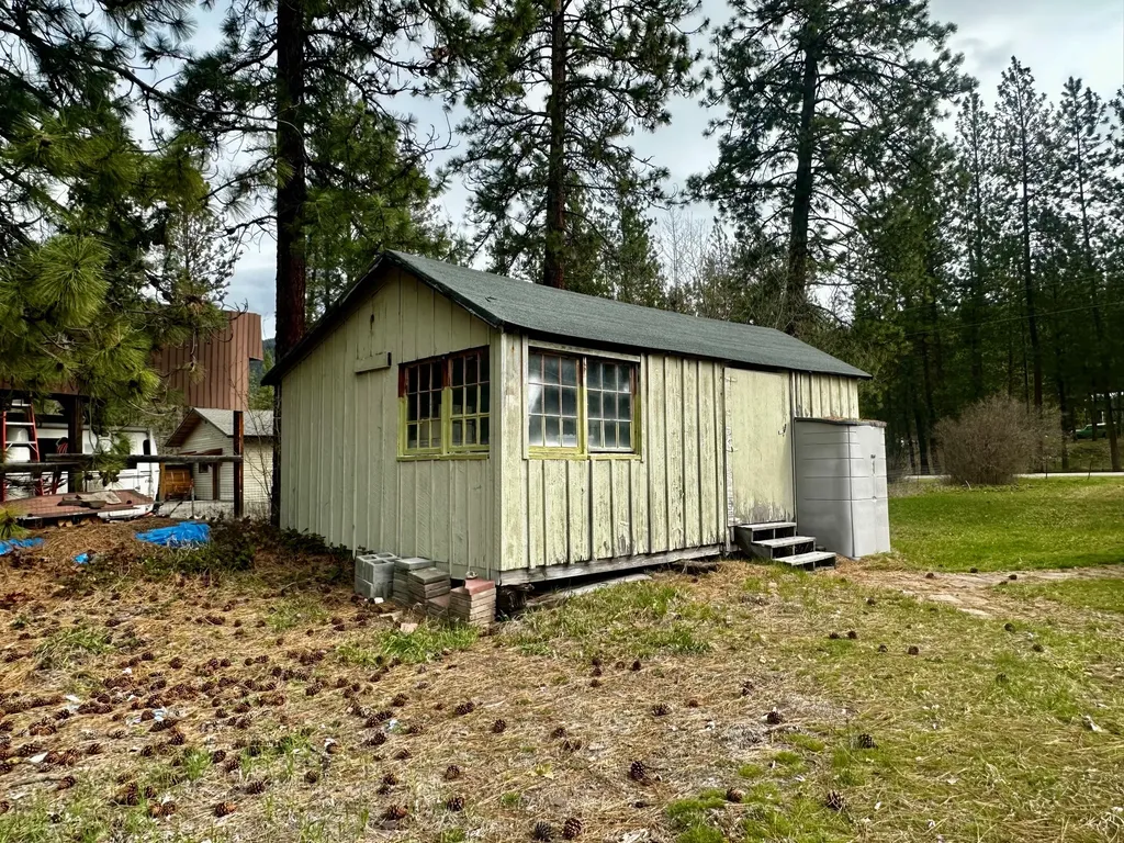 1595 River Bend Road Superior MT 59872