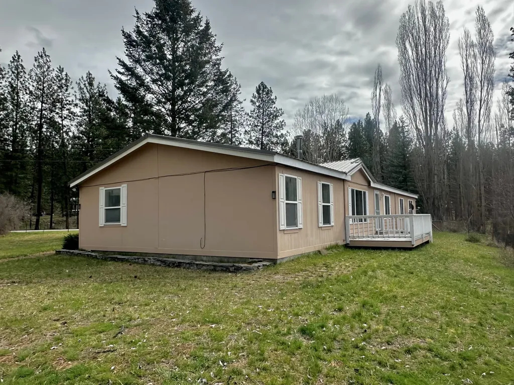 1595 River Bend Road Superior MT 59872