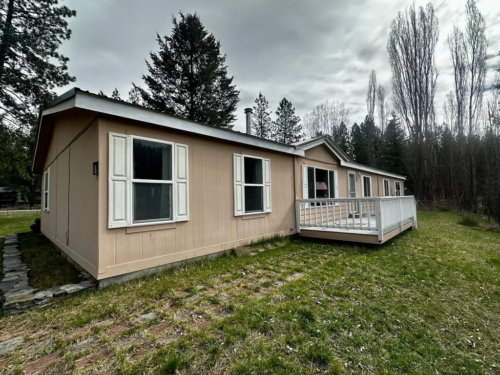 1595 River Bend Road Superior MT 59872