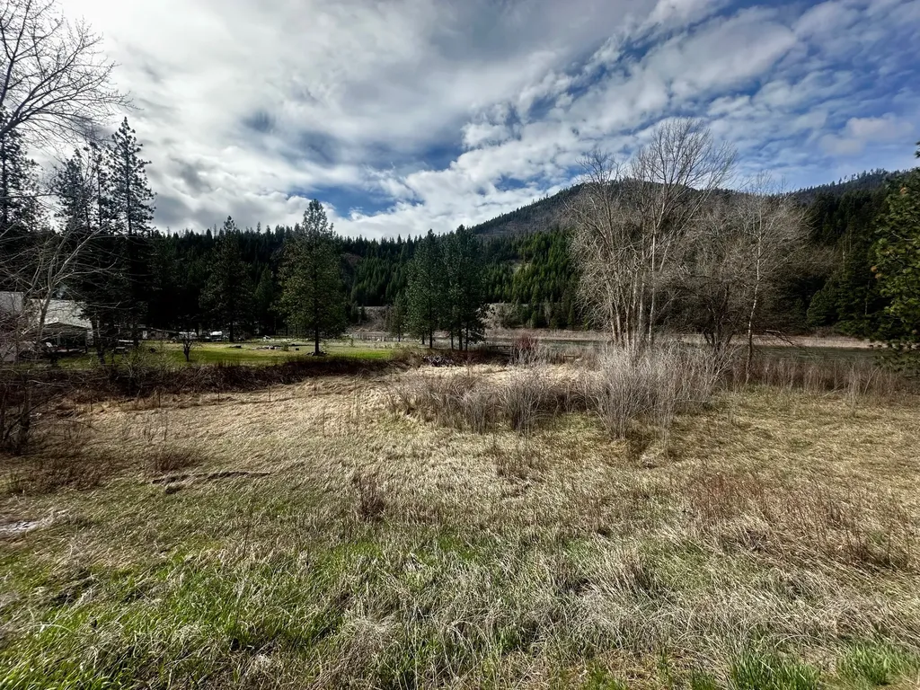 1595 River Bend Road Superior MT 59872