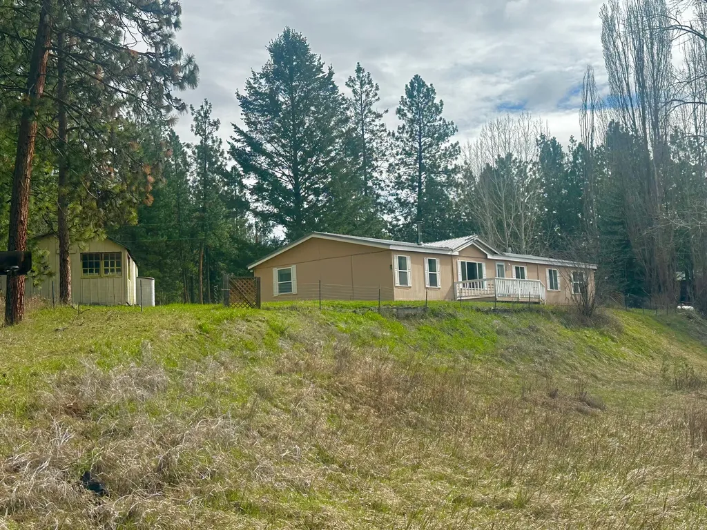 1595 River Bend Road Superior MT 59872