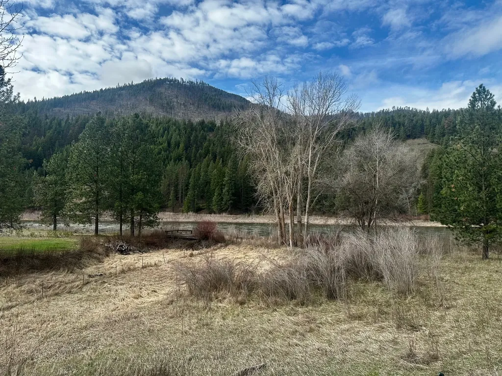 1595 River Bend Road Superior MT 59872
