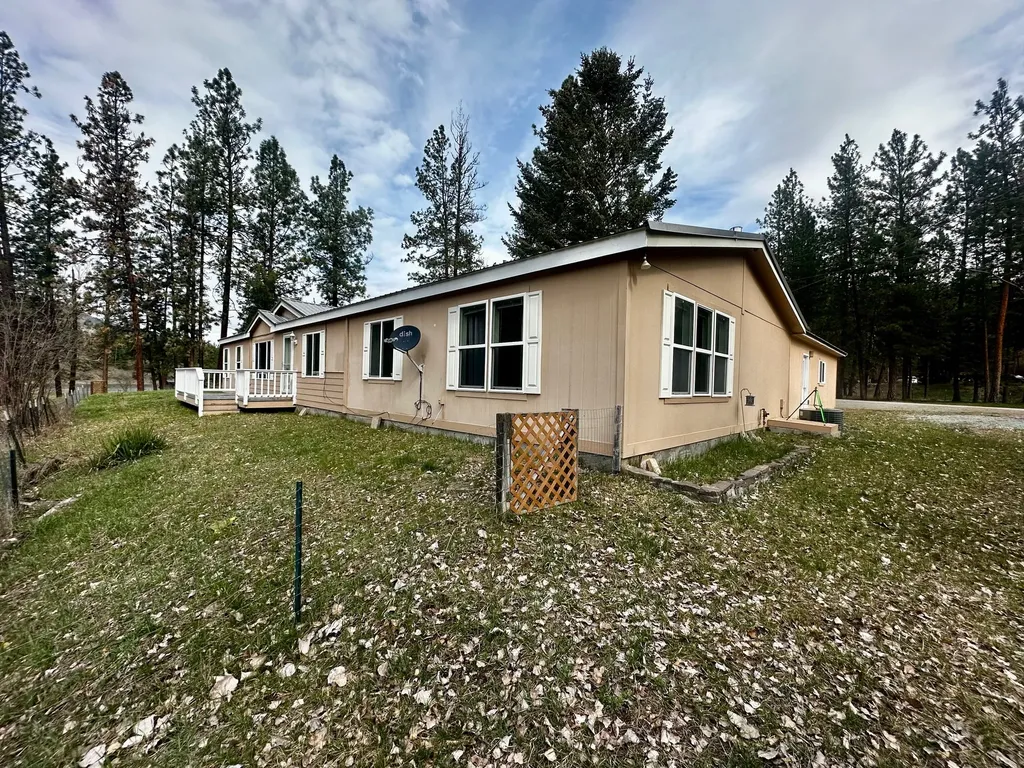 1595 River Bend Road Superior MT 59872